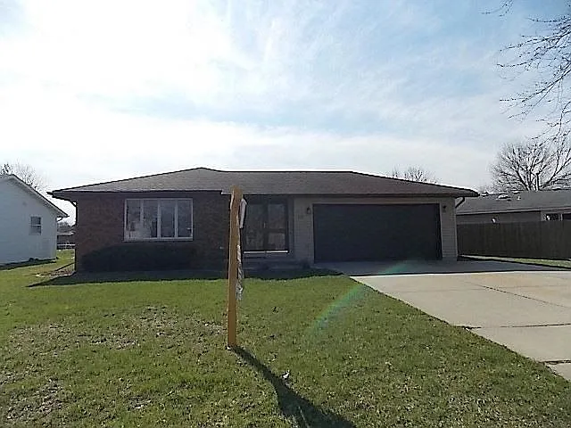 326 Forest Lake Dr photo 1