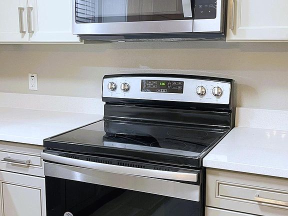 5th image of 2221 Madrid Ct