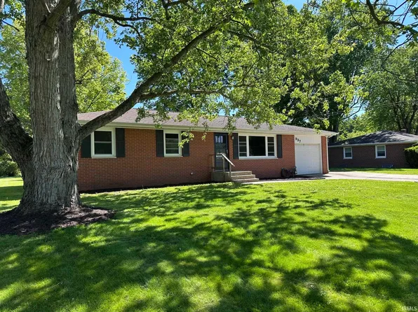 937 W 8th St, Rochester, IN 46975