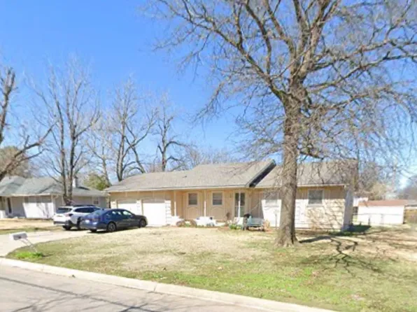 612 E 3rd St, Goddard, KS 67052