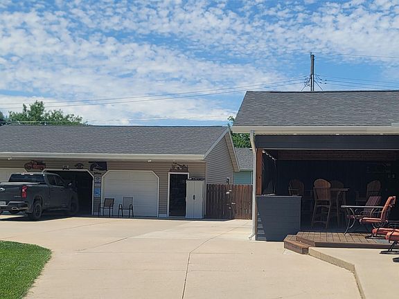 3rd image of 1418 10th Ave