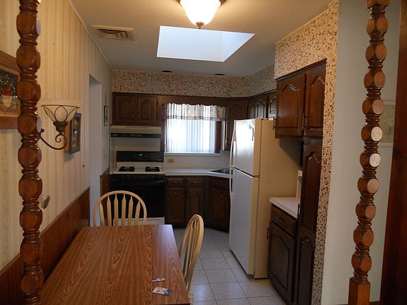 Eat In Kitchen