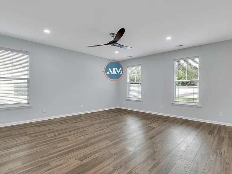 211 Heritage Pkwy — Photo 27