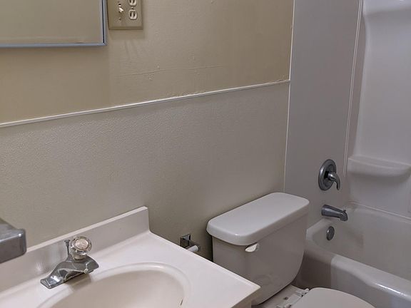 4th image of 2528 South St APT 4