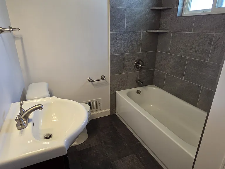 5532 W 25th St #1 — Photo 9