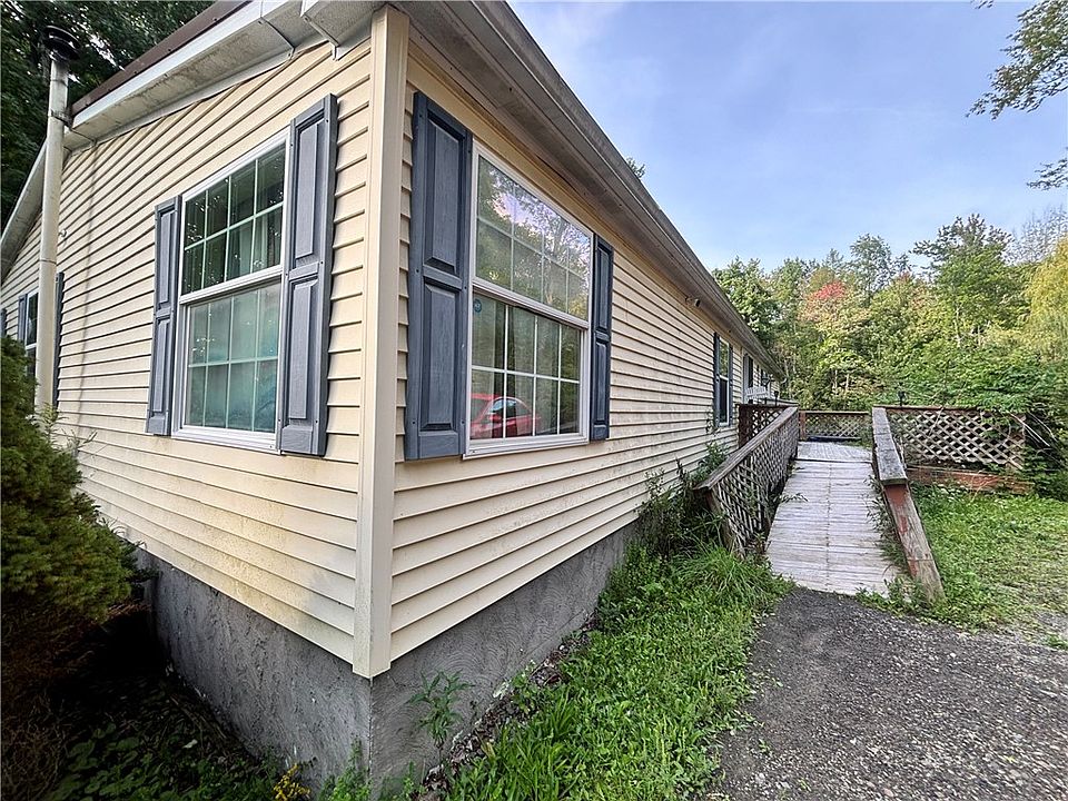 1st image of 100 Seely Hill Rd