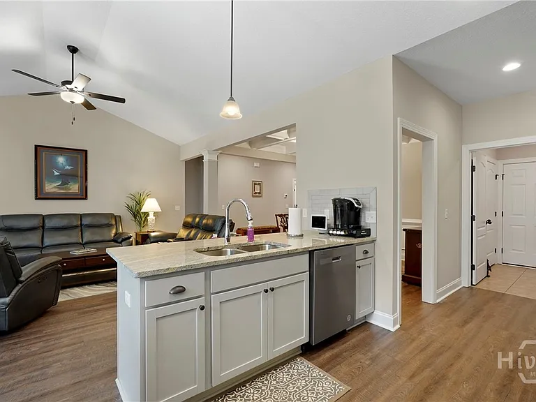 138 Sams Dr — Photo 8