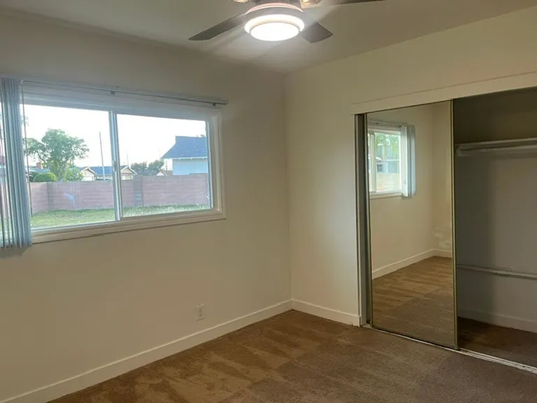 6581 Bestel Ave — Photo 15