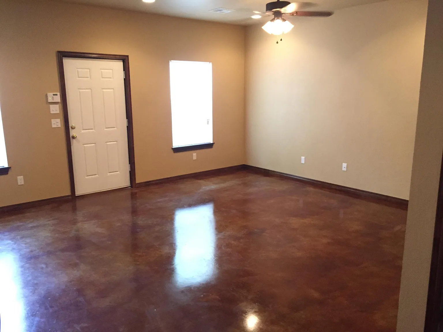 728 Monnett Ave — Photo 2