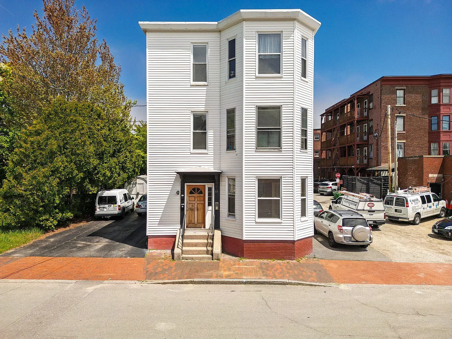 3 bed, 1500 sqft, $2,787 — Photo 1
