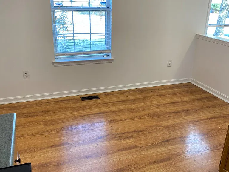 517 Kingdom Ct — Photo 6