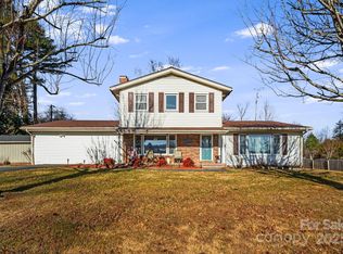 154 Harris St, Spruce Pine, NC 28777