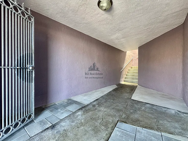 2114 35th Ave — Photo 3