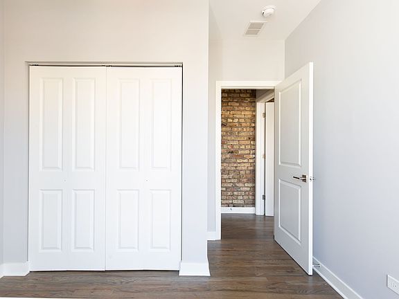 4th image of 1108 W Newport Ave #3436-2