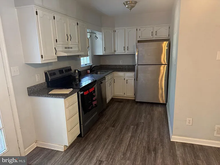 100 Cypress Dr — Photo 9