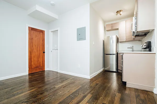 Rented by Nooklyn NYC LLC | media 13