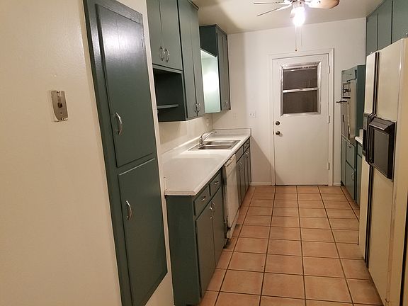 Kitchen counter, sink, DW