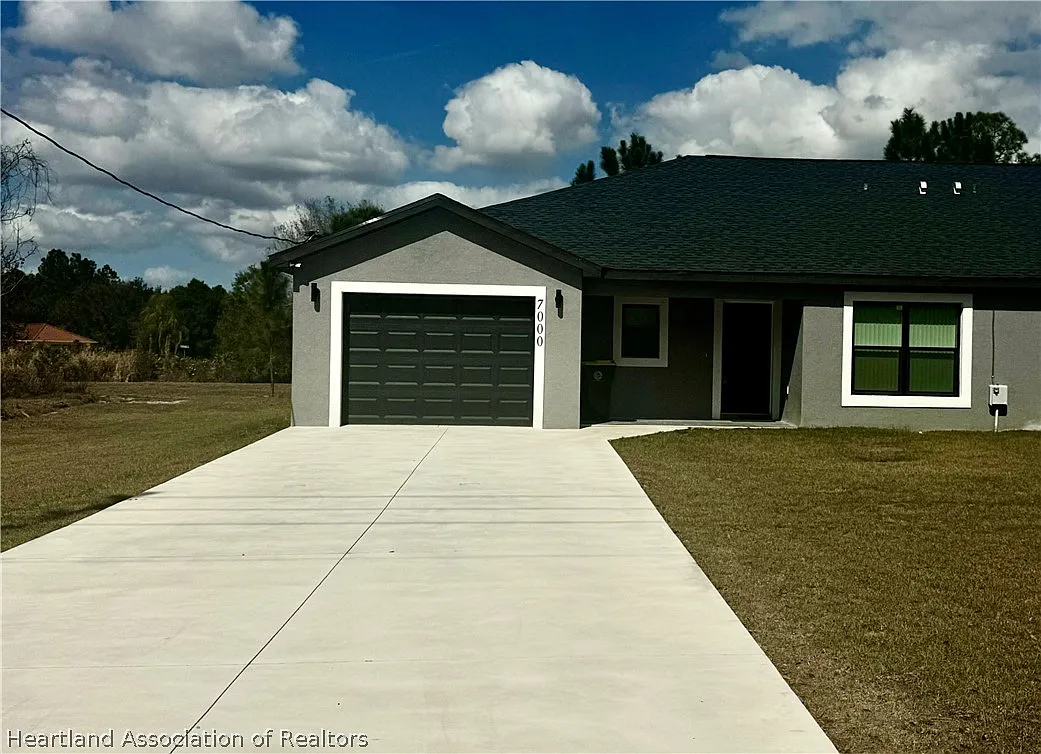 3 bed, 2.0 bath, 1344 sqft, $1,775 — Photo 2