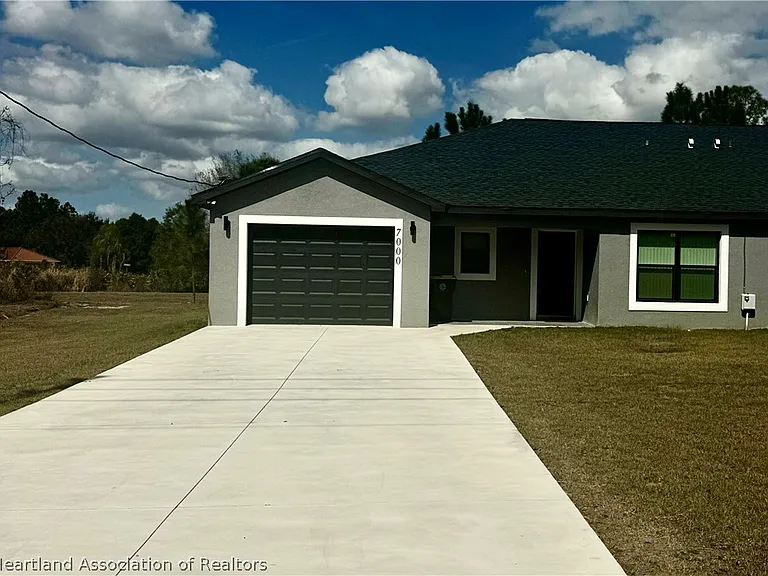 7000 Schumacher Rd — Photo 2