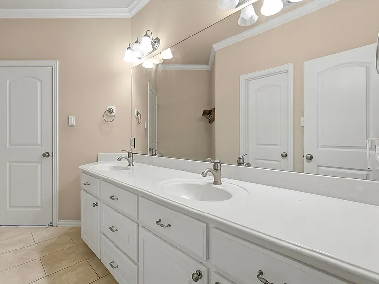 79 Melrose Dr — Photo 23