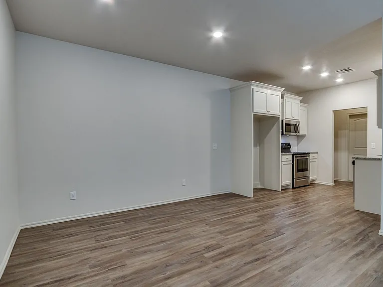 412 Chalk Hill Ct — Photo 11