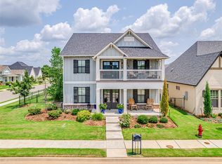 1924 Plaza District Dr, Edmond, OK 73034