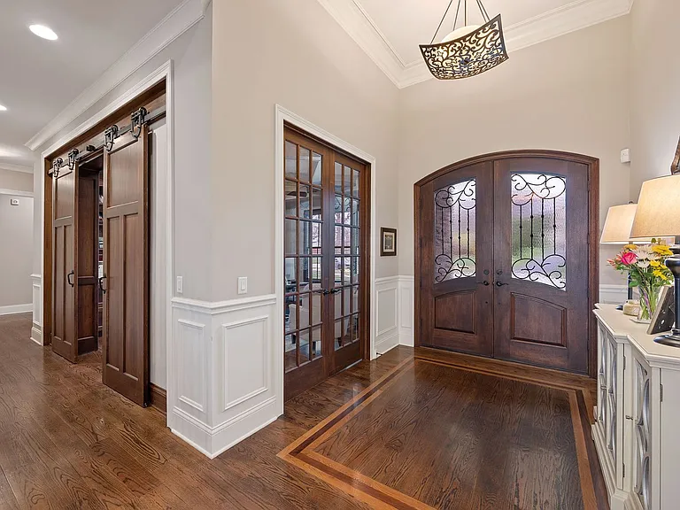 7715 Cathedral Hill Dr — Photo 5