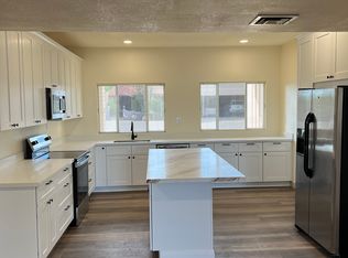1018 W Estate Dr, Miami, AZ 85539