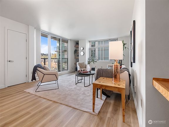 4th image of 1100 106th Avenue NE #412