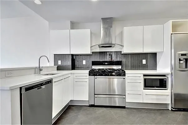 Rented by Compass | media 13