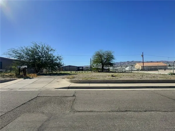 1565 Palma Rd, Bullhead City, AZ 86442