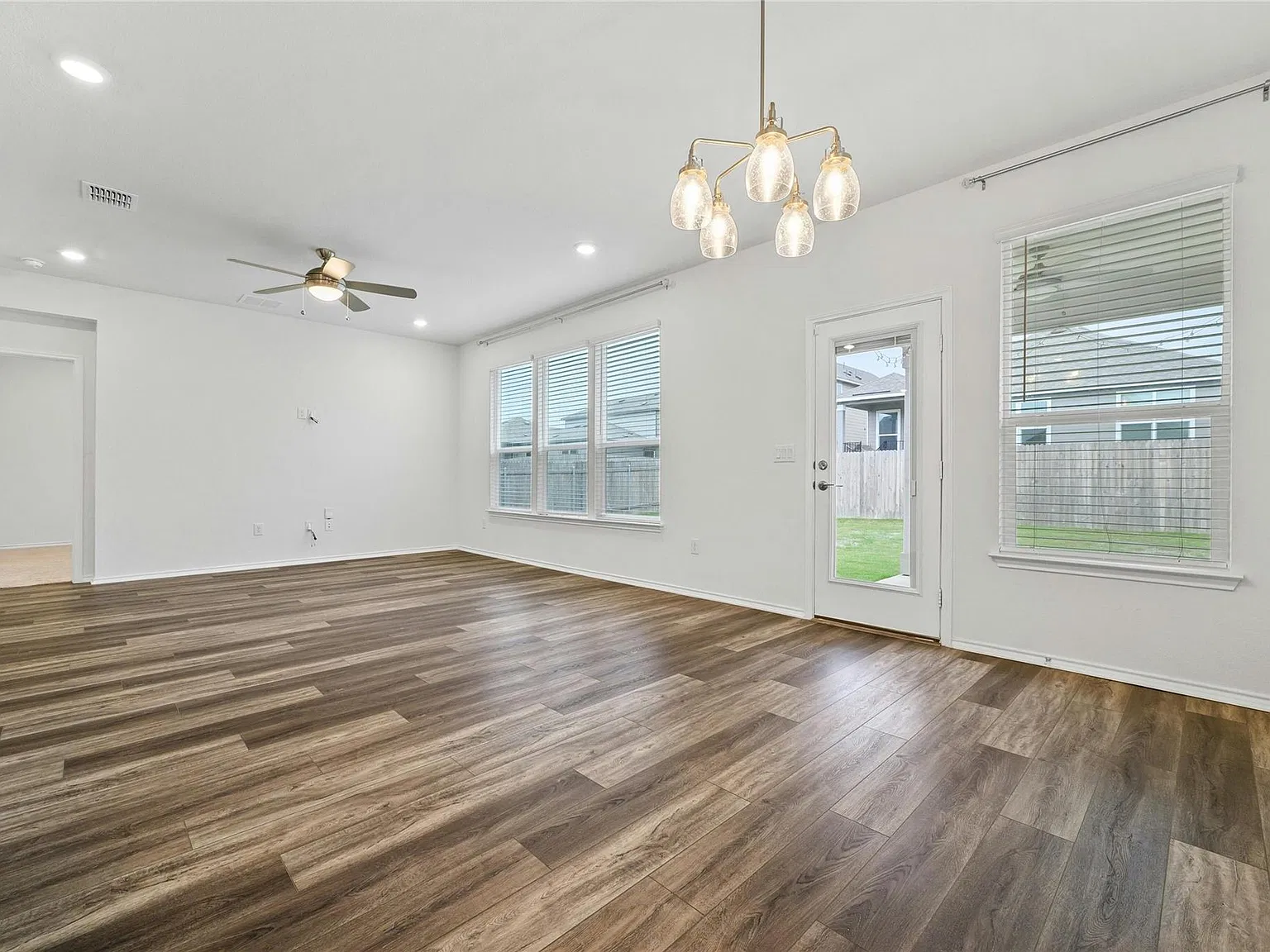 4 bed, 2.0 bath, 1678 sqft, $2,350 — Photo 3
