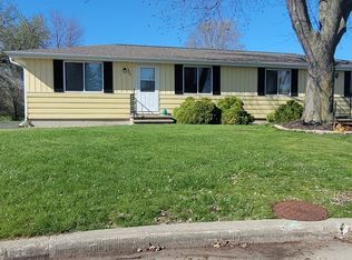 3849 Parkview Ct, Oshkosh, WI 54901