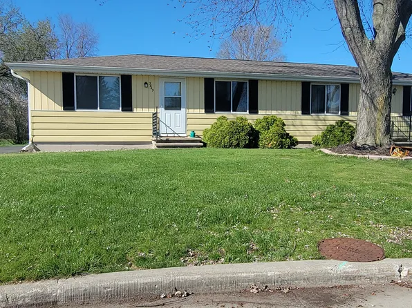 3849 Parkview Ct, Oshkosh, WI 54901