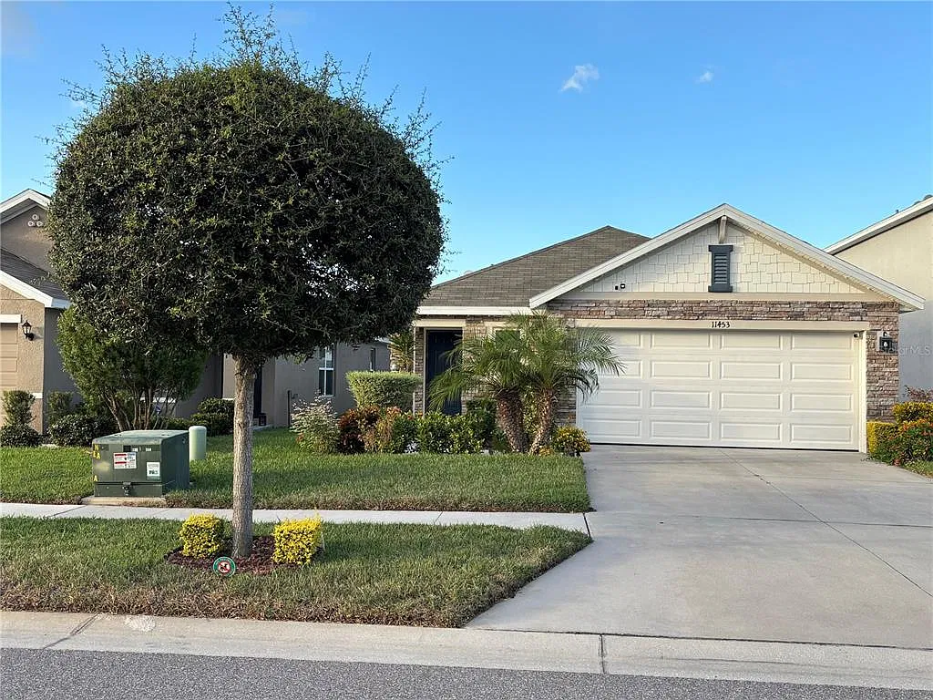 3 bed, 2.0 bath, 1516 sqft, $2,350 — Photo 2