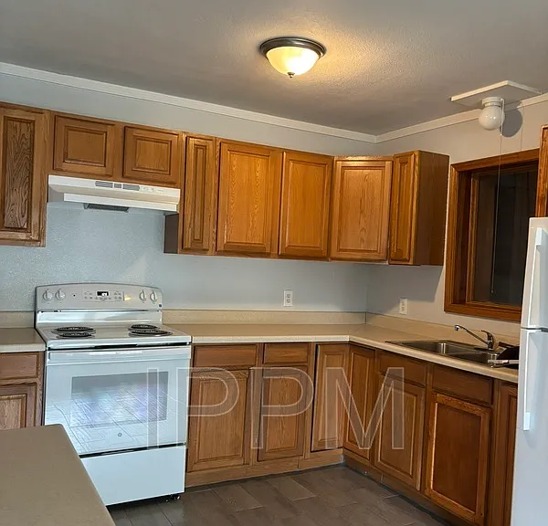 2014 E Monroe Ave — Photo 1