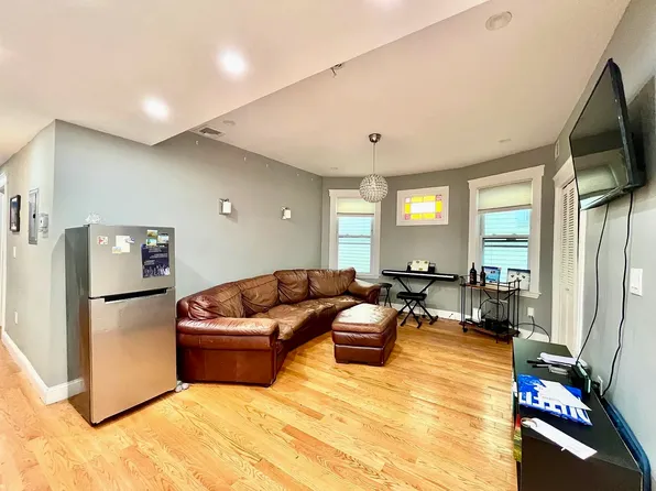 (undisclosed Address), Roxbury Crossing, MA 02120