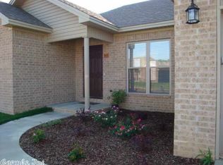 505 Samuel Loyce Dr, Searcy, AR 72143