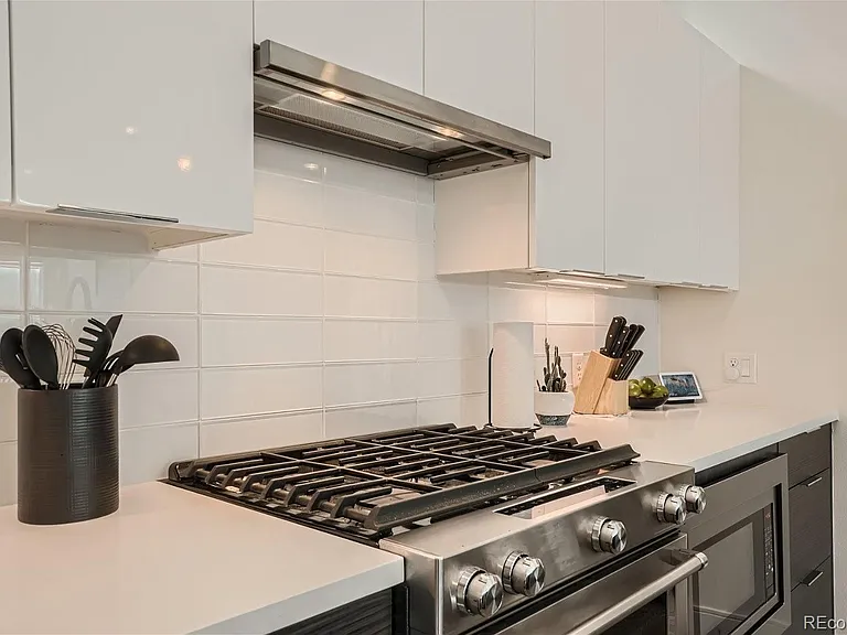 2416 Eliot St — Photo 12