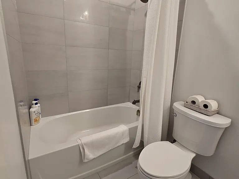 5 Wellington St S #208 — Photo 22