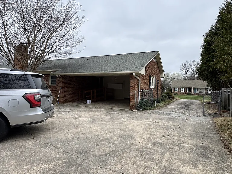 1032 Belmorrow Dr — Photo 24