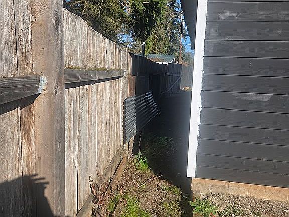 5th image of 300 Reston Ave