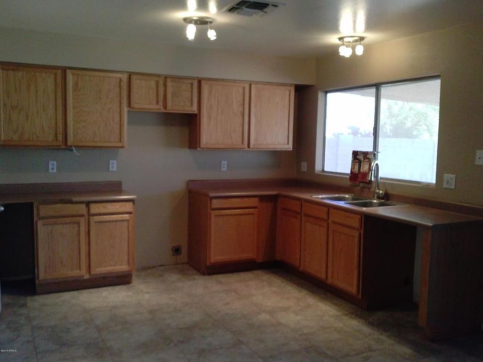 1st image of 10054 N 47th Dr