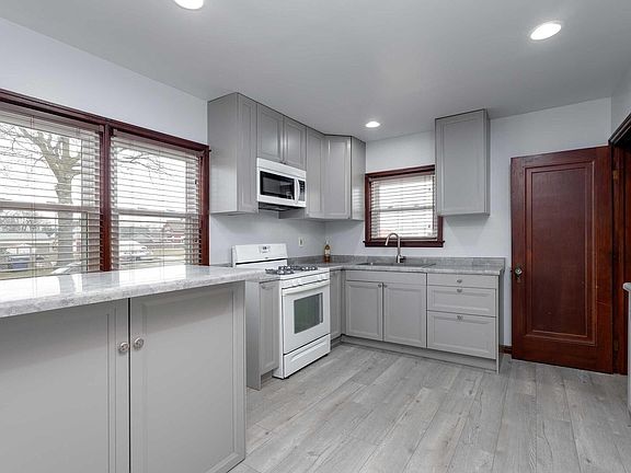 3rd image of 2701 Boies Ave