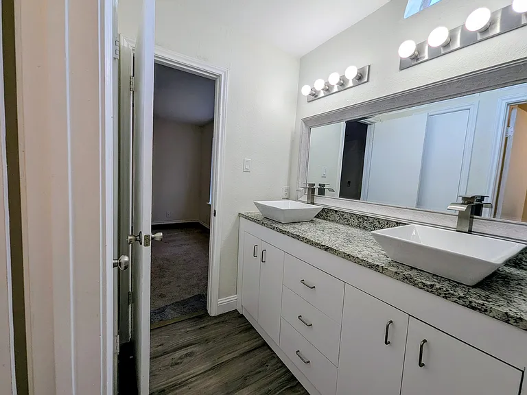1508 Mayfair Dr — Photo 9