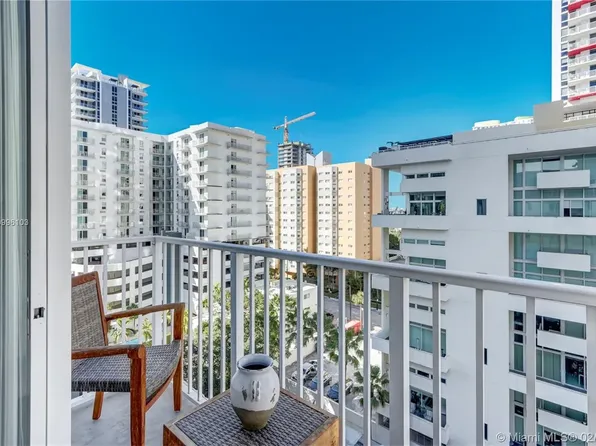 115 SW 11th St APT 906, Miami, FL 33130