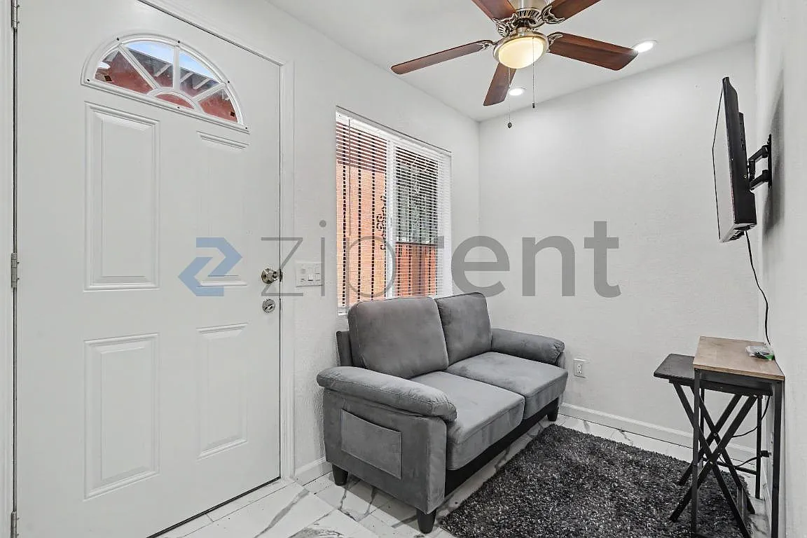1 bed, 350 sqft, $2,850 — Photo 4