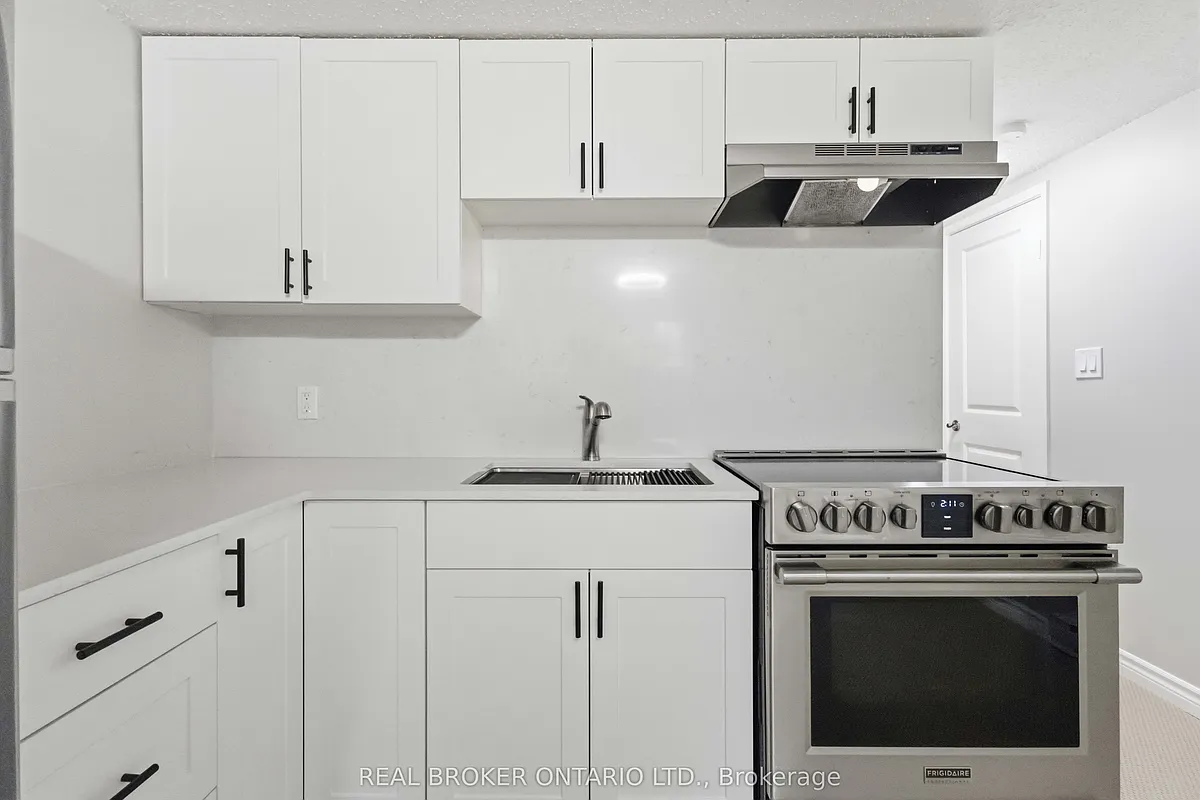 Building Photo - 1306 Valley Dr #BASEMENT
