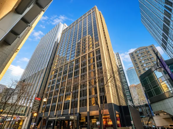 233 E Erie St APT 2103, Chicago, IL 60611