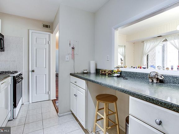 5th image of 5103 Crossfield Ct APT 15